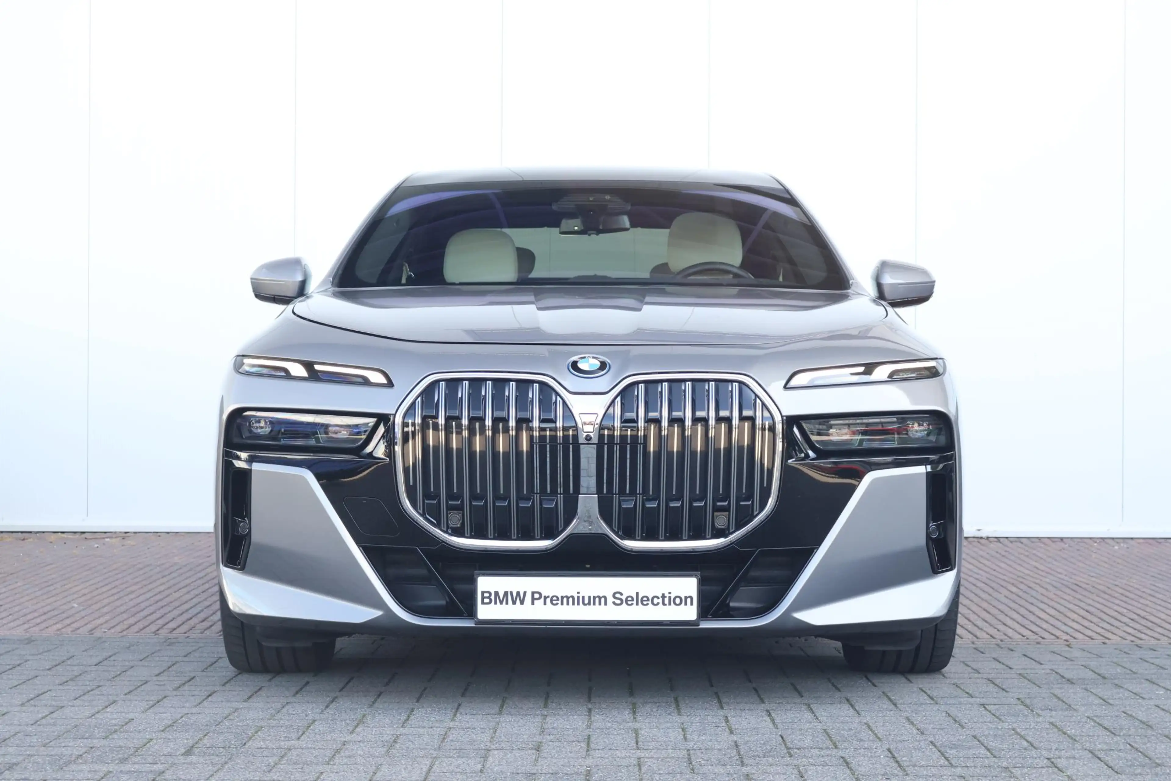 BMW 750 7-serie 750e xDrive | M-Sport Pakket | Individual — photo 2