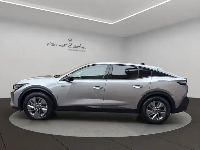 Peugeot 408 view 2