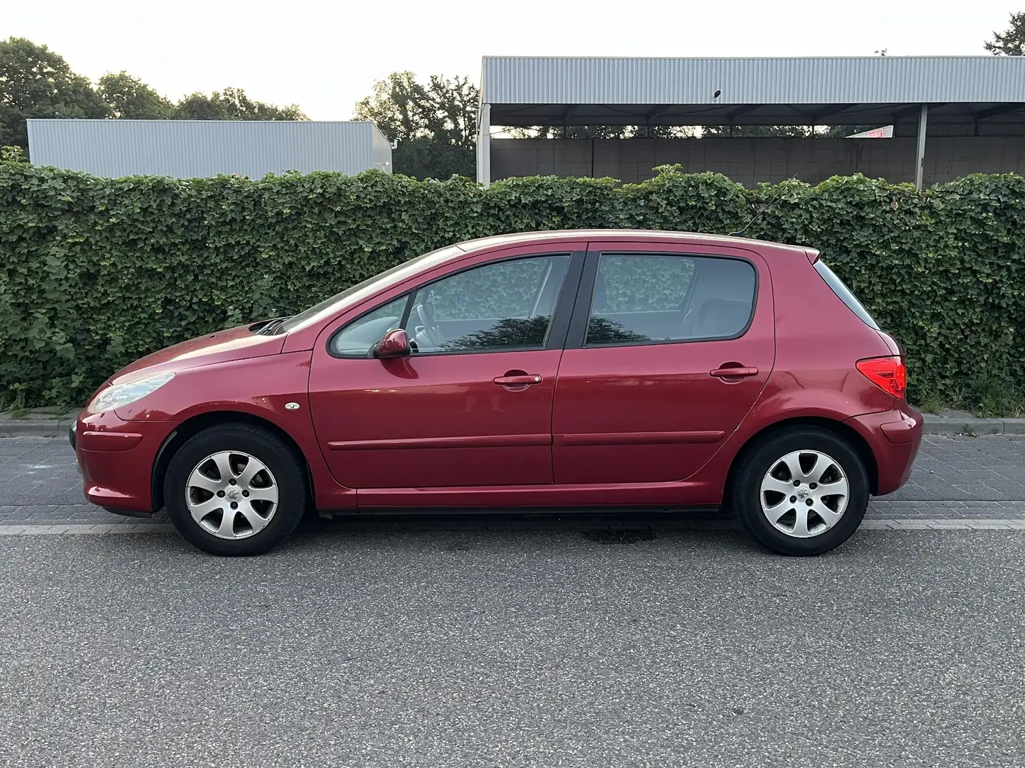 Peugeot 307 1.6-16V Premium * Cruise * Nap * Apk 11-2025 Rood - 2