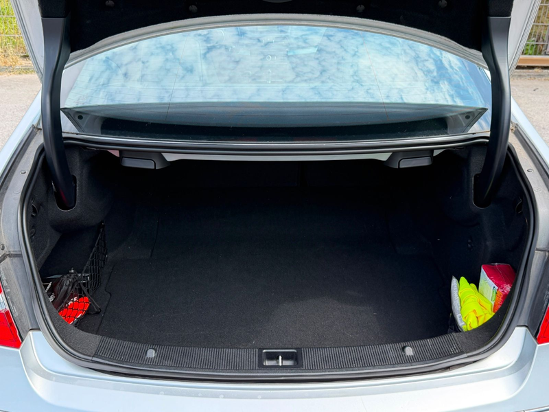 Mercedes-Benz E 200 CGI BlueEfficiency Coupe XENON — photo 13