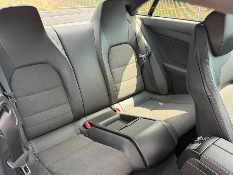 Mercedes-Benz E 200 CGI BlueEfficiency Coupe XENON — photo 9