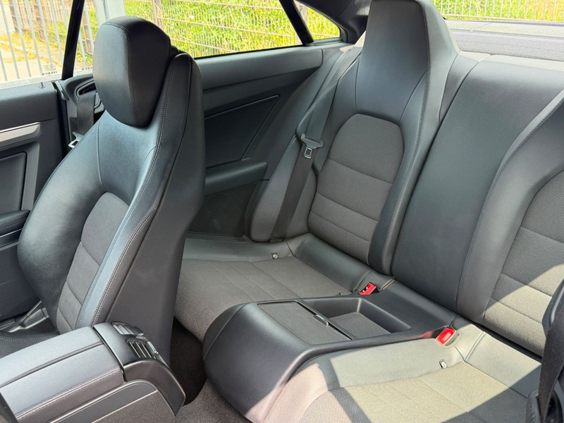Mercedes-Benz E 200 CGI BlueEfficiency Coupe XENON — photo 12