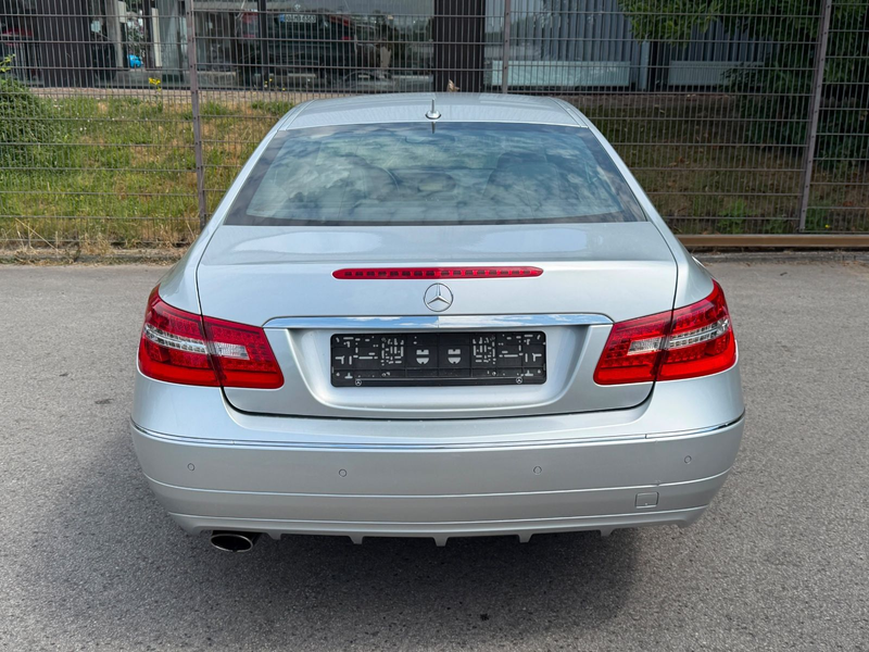 Mercedes-Benz E 200 CGI BlueEfficiency Coupe XENON — photo 7