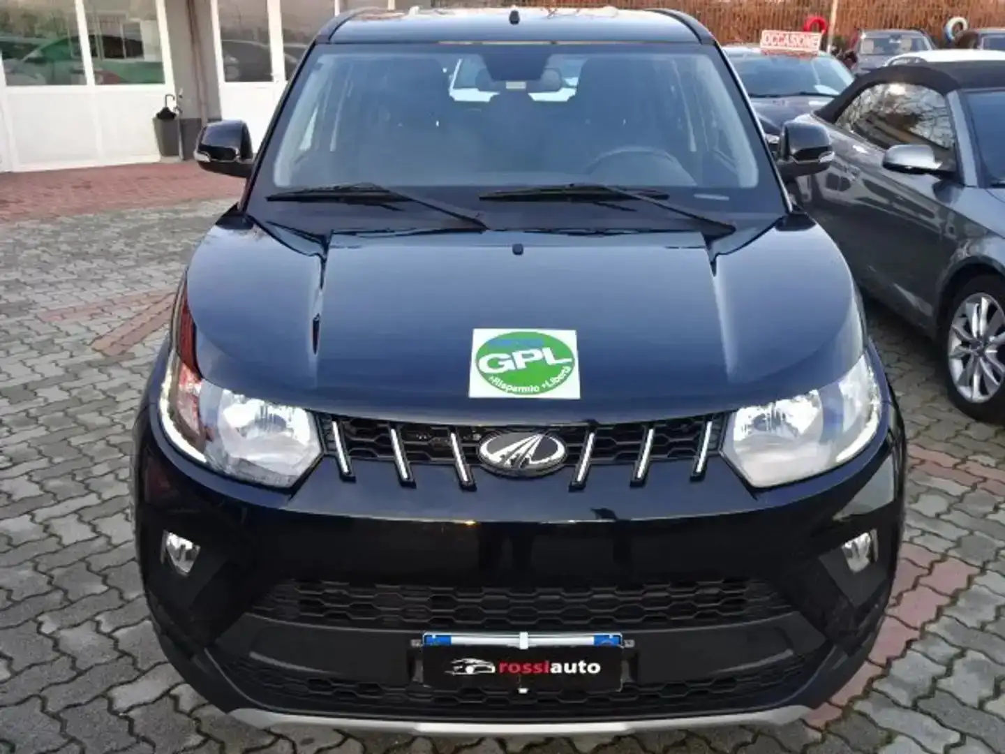 Mahindra KUV100 1.2 K6+ m-bifuel Adatta x NEOPATENTATI Negru - 2