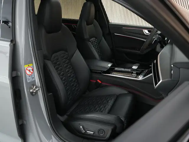 Audi RS6 view 5