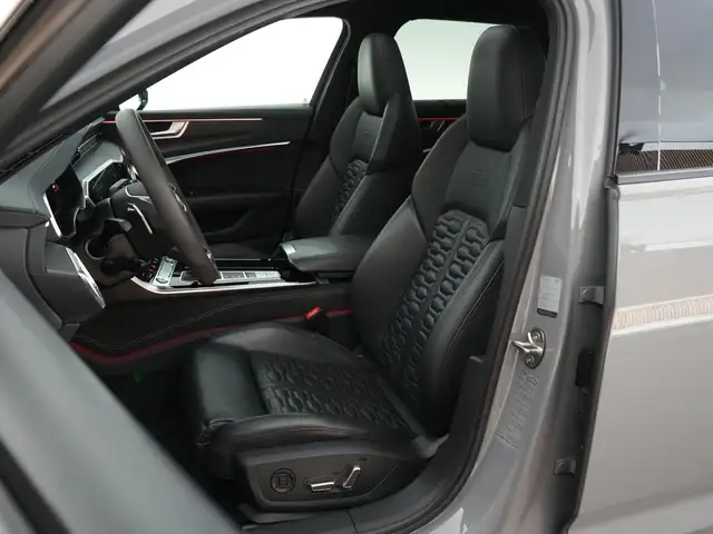 Audi RS6 view 11