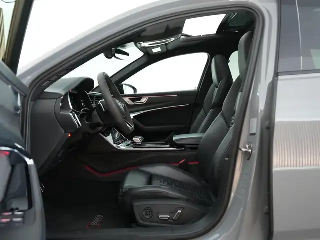 Audi RS6 view 10