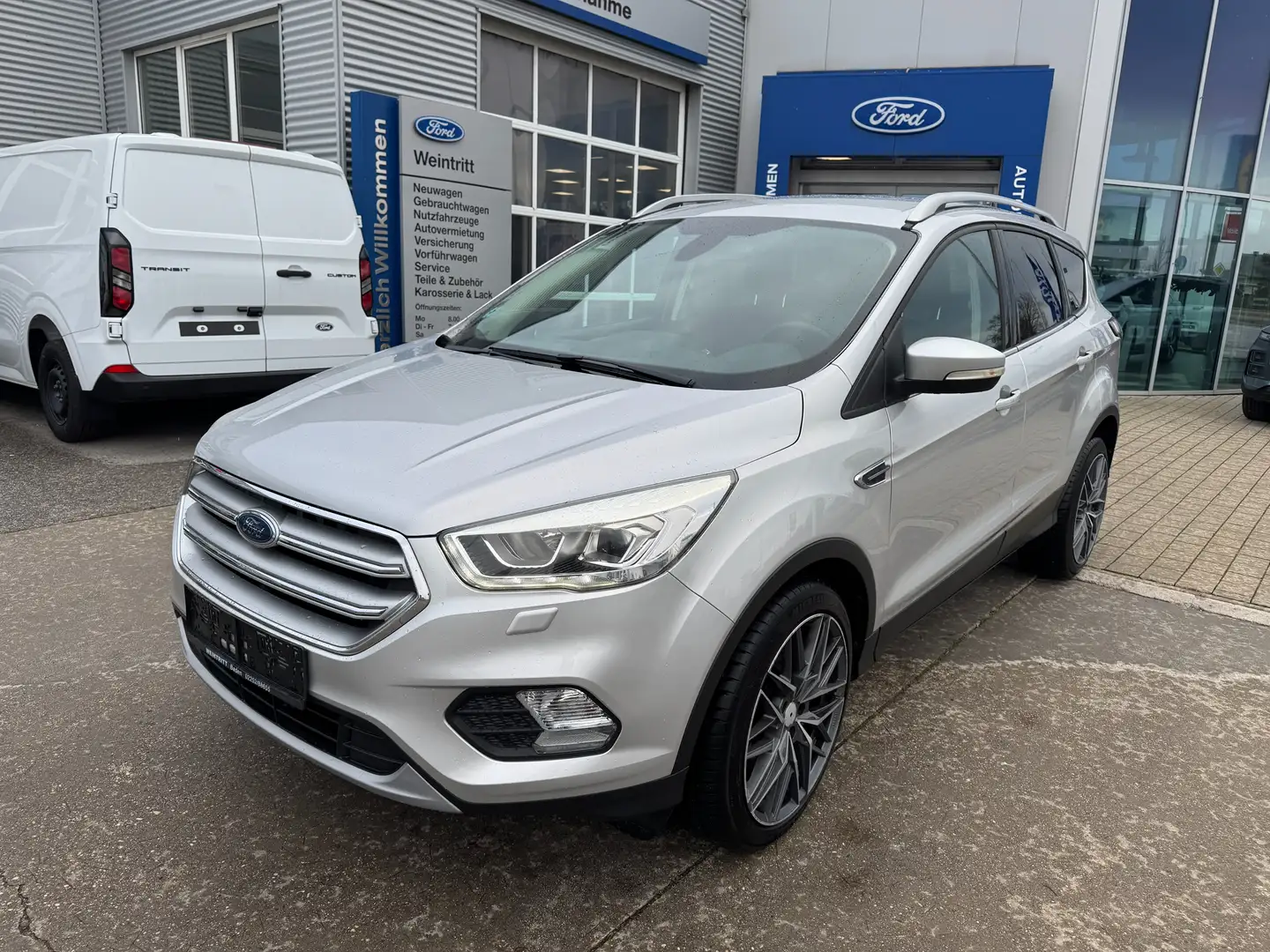Ford Kuga 1.5 TDCi Titanium Automatik Silber - 1