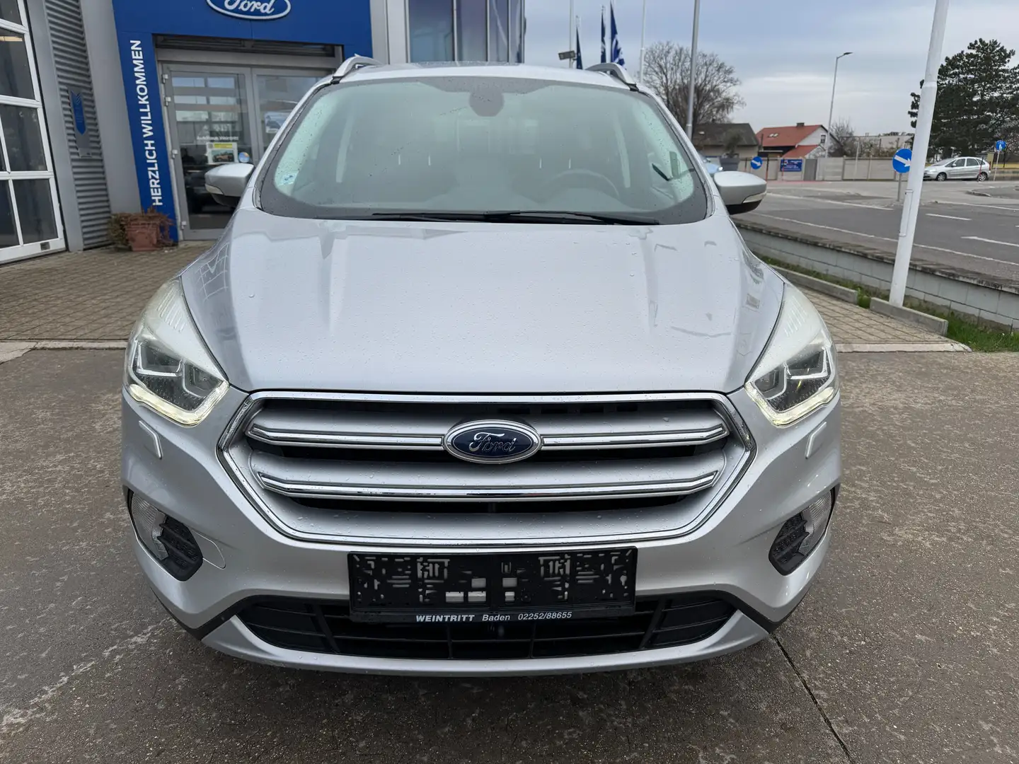 Ford Kuga 1.5 TDCi Titanium Automatik Silber - 2