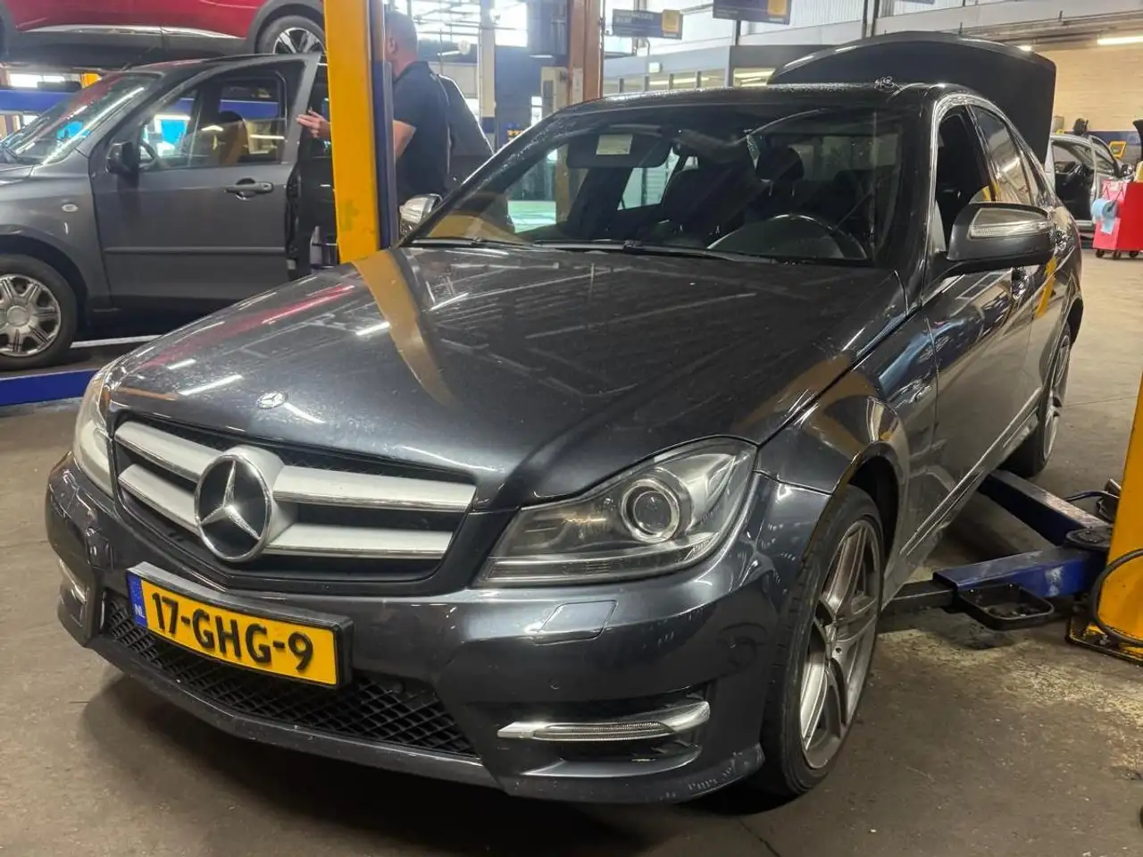 Mercedes-Benz C 320