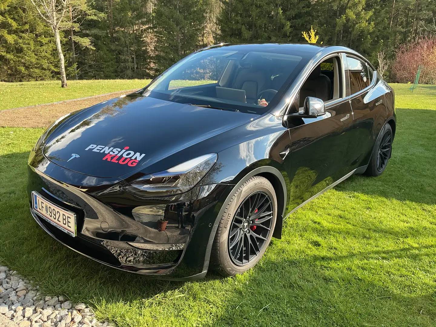 Tesla Model Y LongRangeAWD79kWh Schwarz - 1