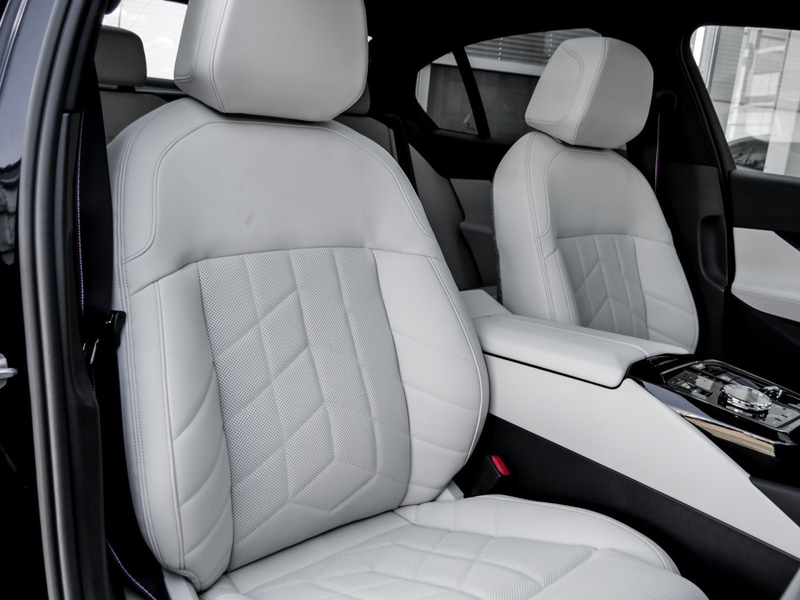 BMW 550 e xDrive M Sport PRO DA Prof. PA+ B/W PANO — photo 6