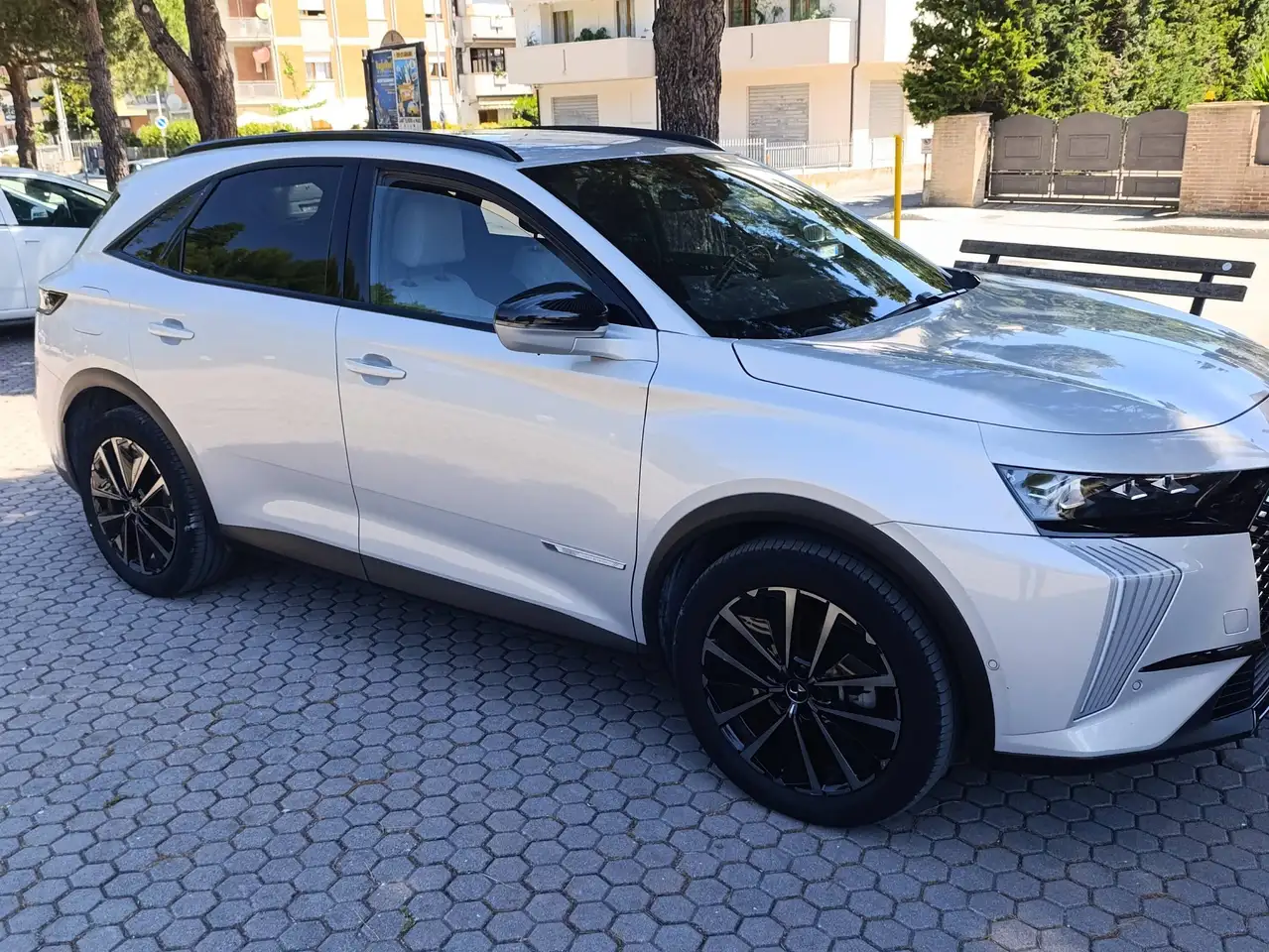 DS Automobiles DS 7 Crossback 2024