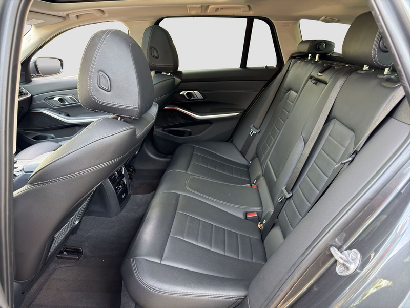 BMW 330 i Luxury Line Panorama NaviProf ACC LED HiFi — photo 13