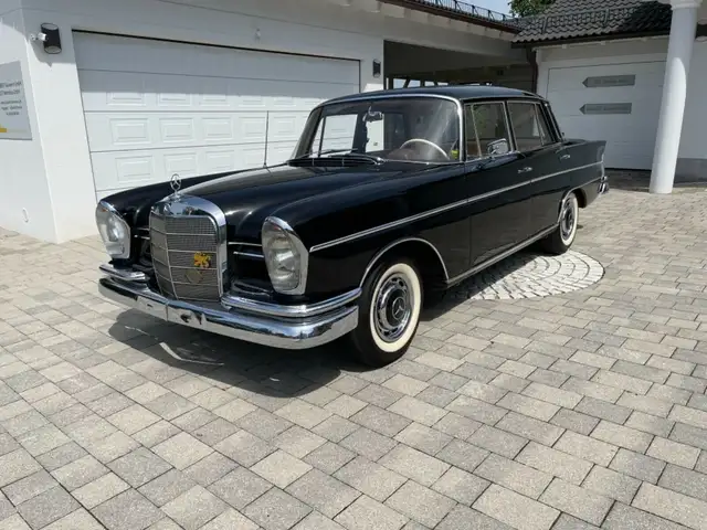 Mercedes-Benz 230 S  W 111 Limousine Automatik Schiebedach