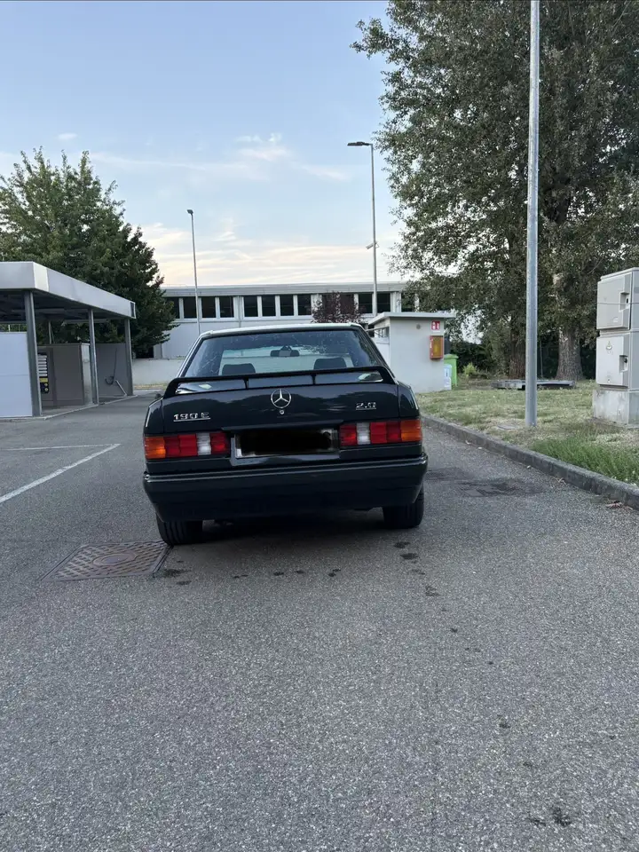 Mercedes-Benz 190 2.0 E 122cv, foto 2