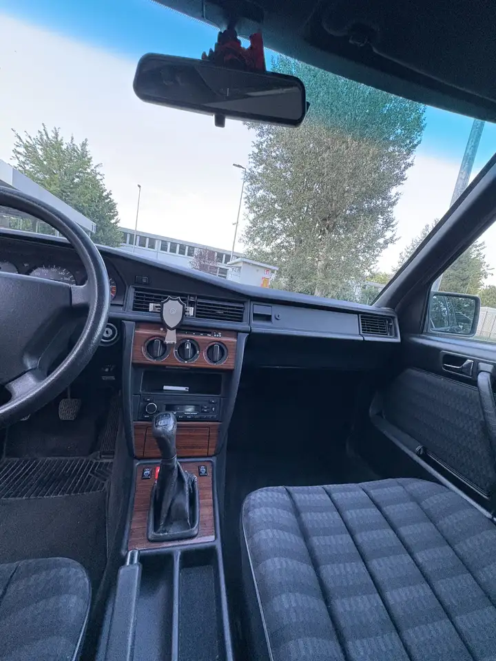 Mercedes-Benz 190 2.0 E 122cv, foto 12