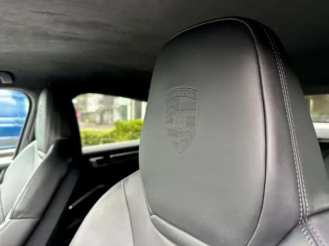 Porsche Cayenne view 13