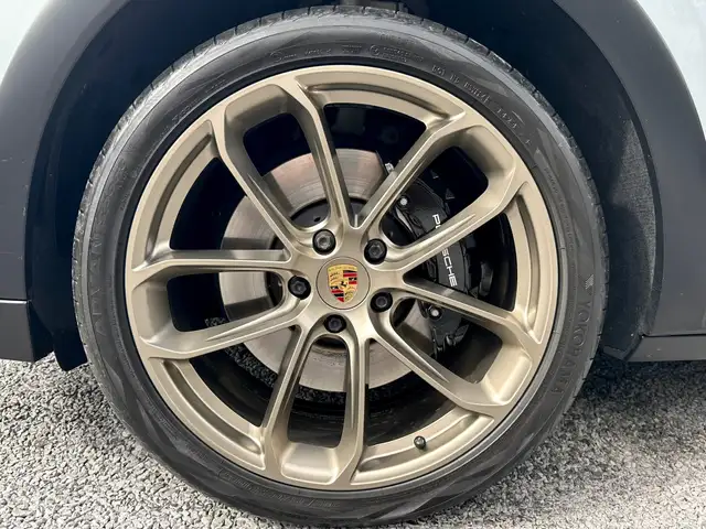 Porsche Cayenne view 10