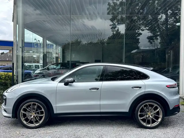 Porsche Cayenne view 7
