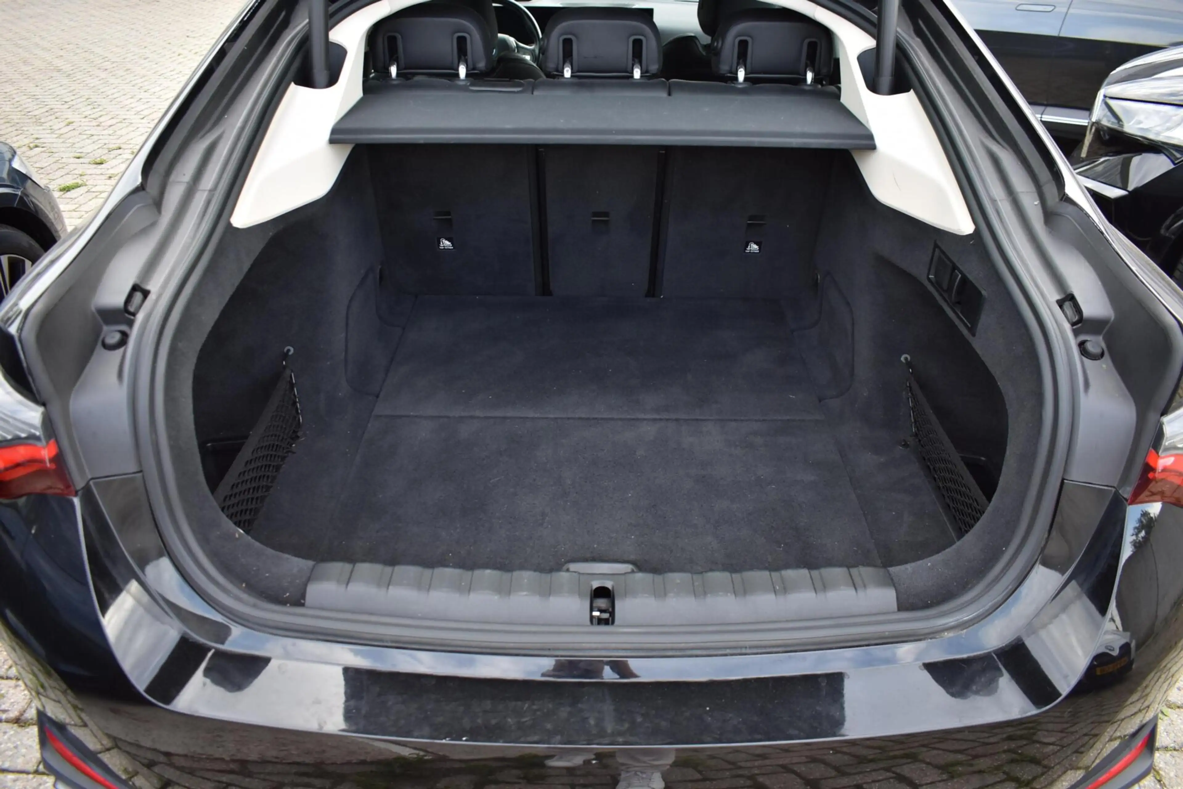 BMW i4 eDrive40 High Executive 84 kWh | Head-Up | Leder | — photo 15