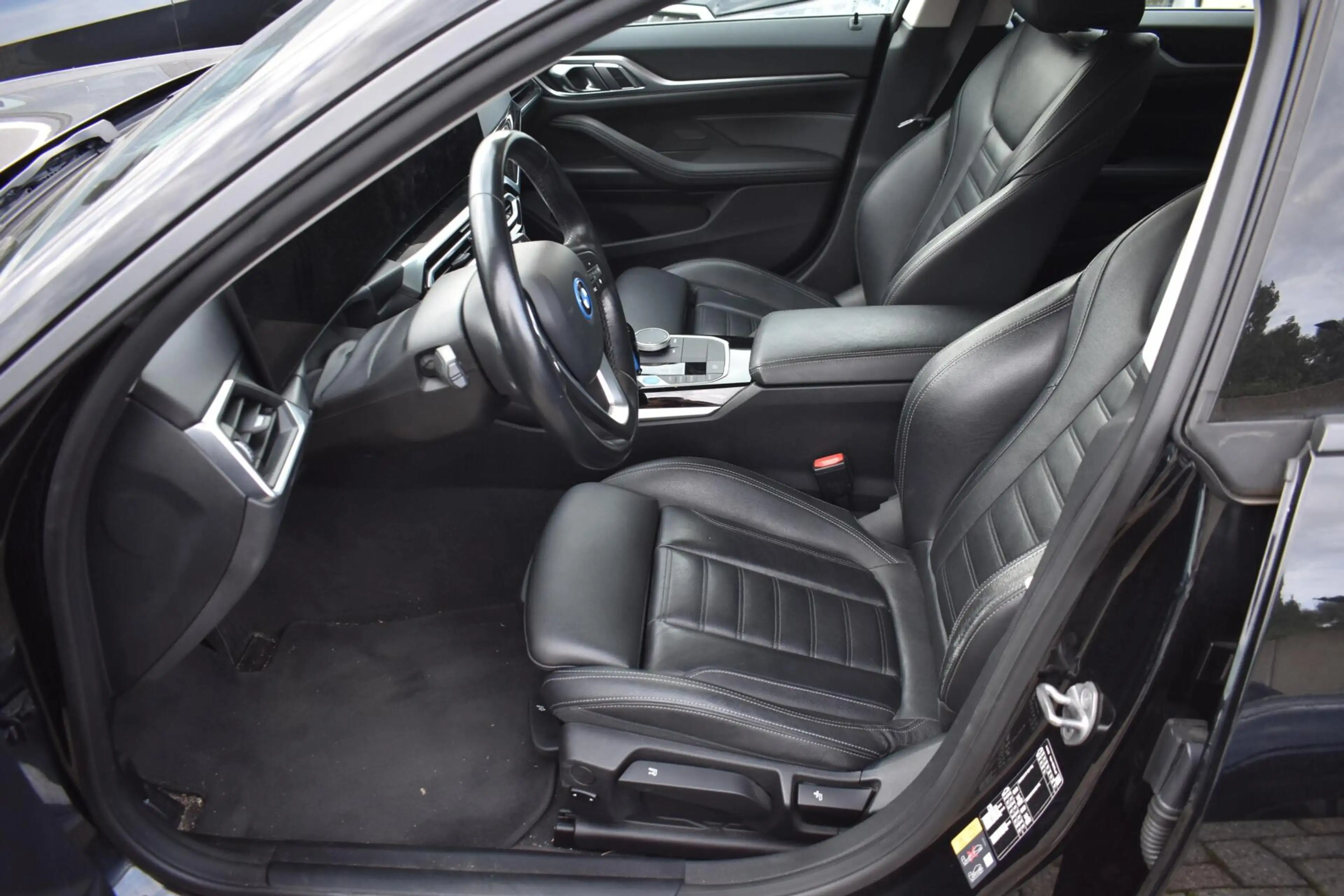BMW i4 eDrive40 High Executive 84 kWh | Head-Up | Leder | — photo 13