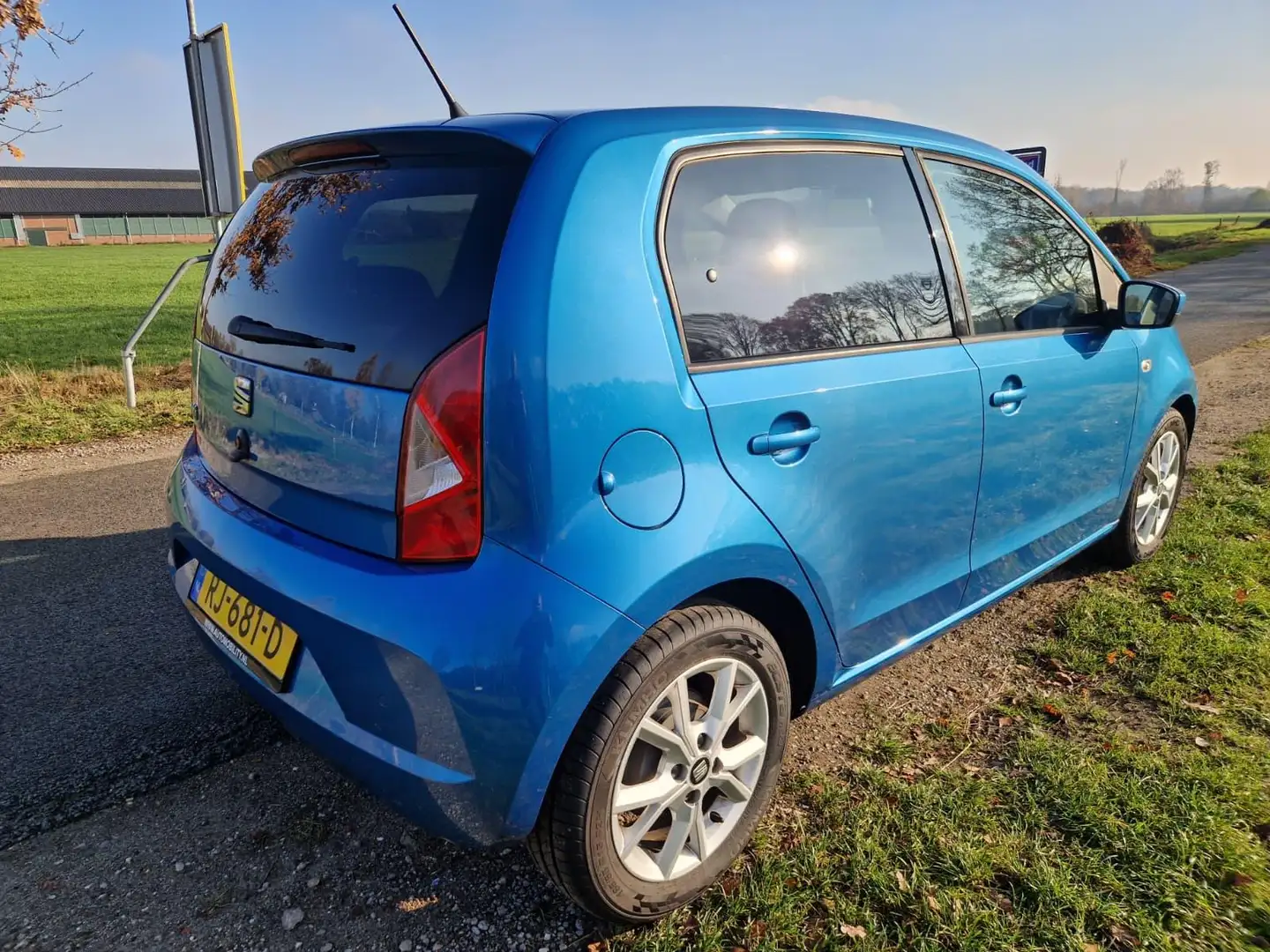 SEAT Mii 1.0 Sport Intense airco, cruise en pdc zeer mooi Azul - 2