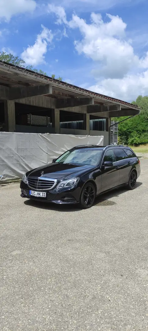 Mercedes-Benz 220 Mercedes E220 Schwarz - 2