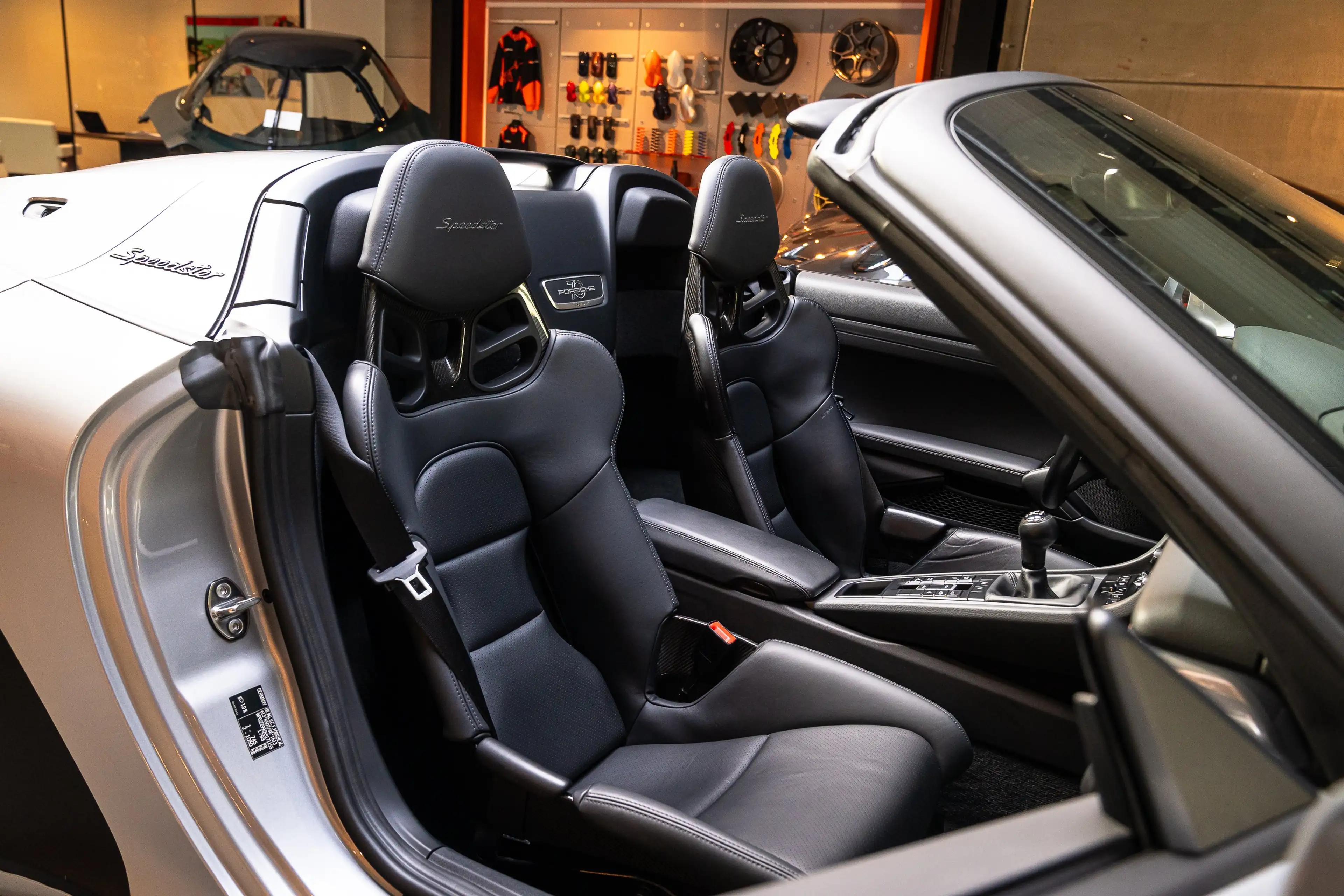 Porsche 991 .2 Speedster - 1 of 1948 — photo 15