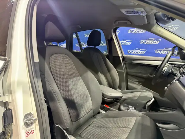 BMW X1 view 5