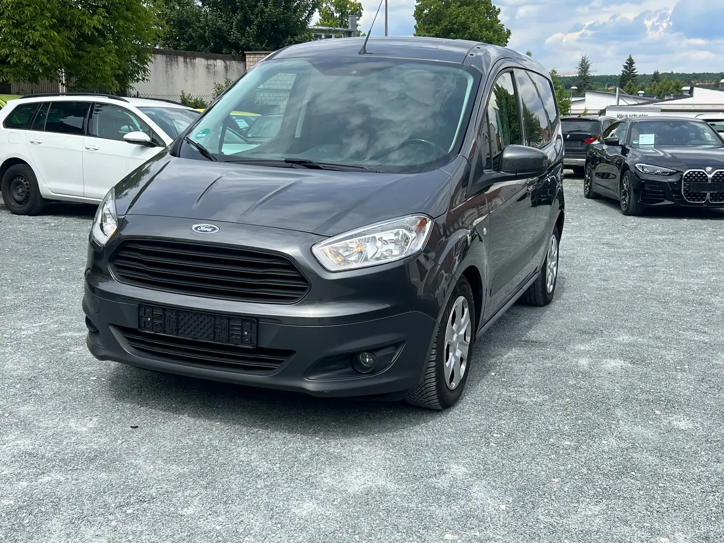 Ford Transit Courier Trend Grau - 1