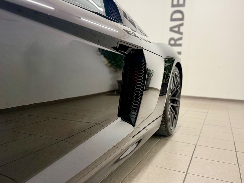 Audi R8 5.2 FSI plus quattro — photo 12