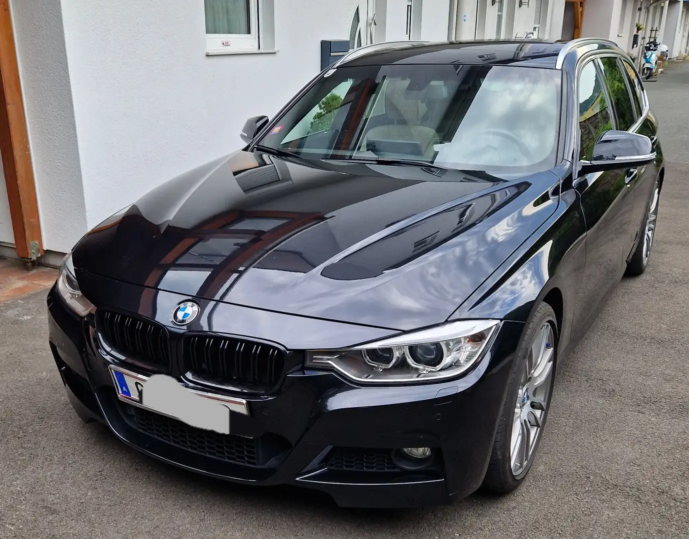 BMW 328 328i Touring M-Paket Schwarz - 1