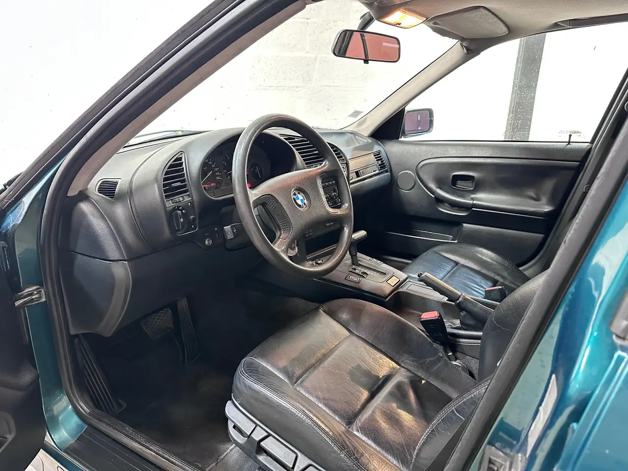 BMW 320i A, foto 9