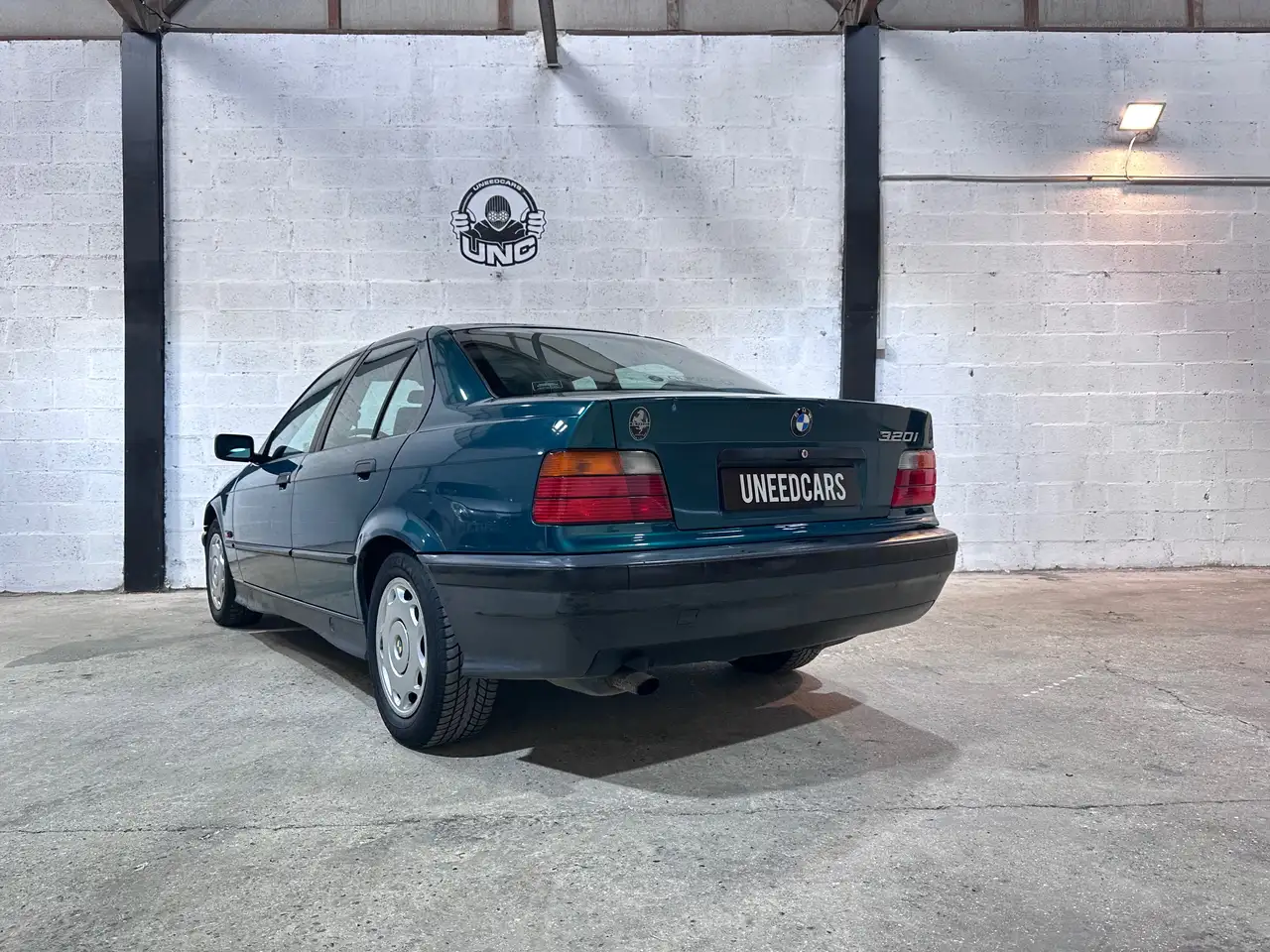 BMW 320i A, foto 8