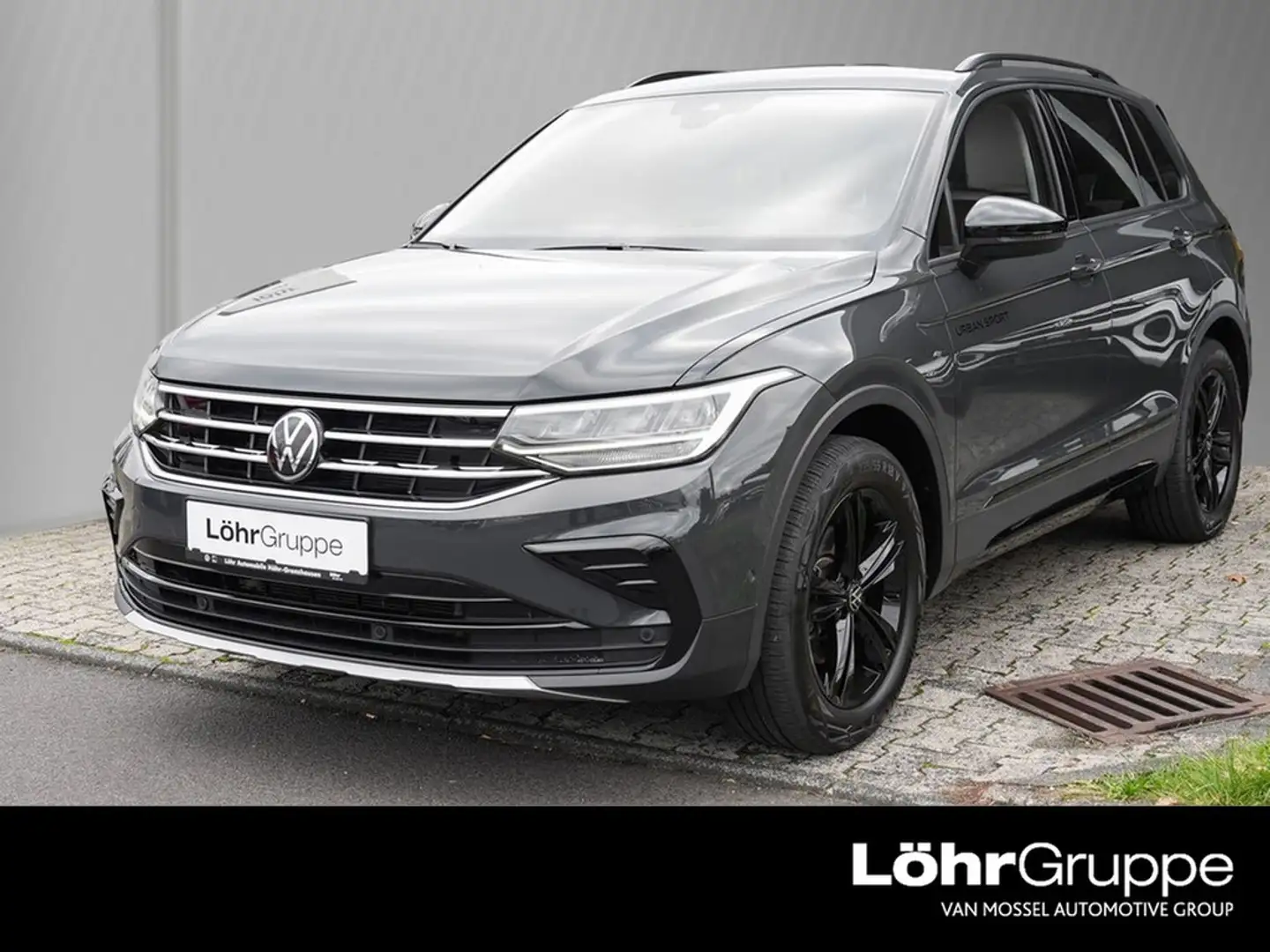 Volkswagen Tiguan 1,5 TSI Urban Sport,LED,AHK,Kamera,ALU 18" ACC,... Grau - 1