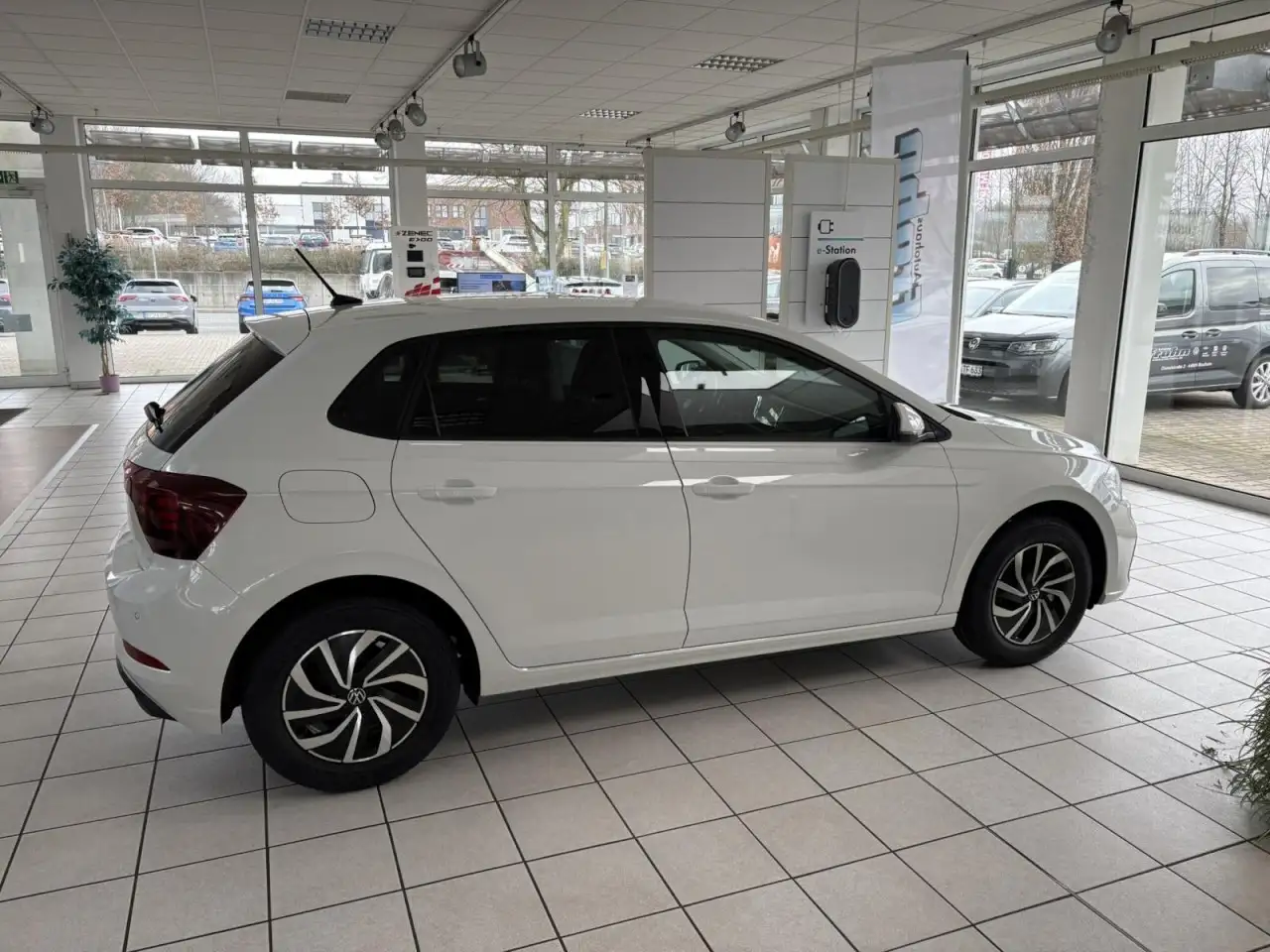 Volkswagen Polo Life Klima Rückfahrkamera Sitzheizung Fenster el. 3