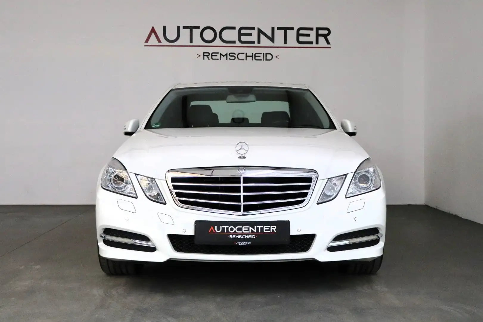 Mercedes-Benz E 200 CGI Limousine Avantgarde BlueEfficiency Weiß - 2