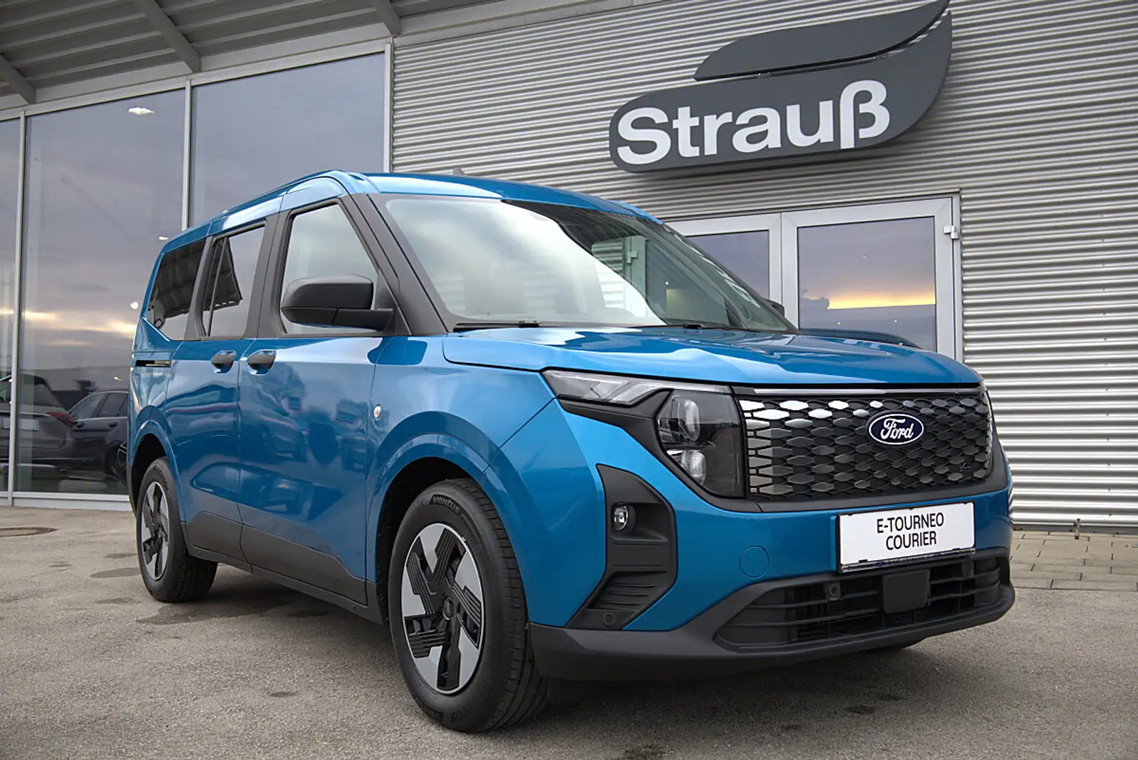 Ford Tourneo Courier E-Tourneo Courier Trend Blau - 1