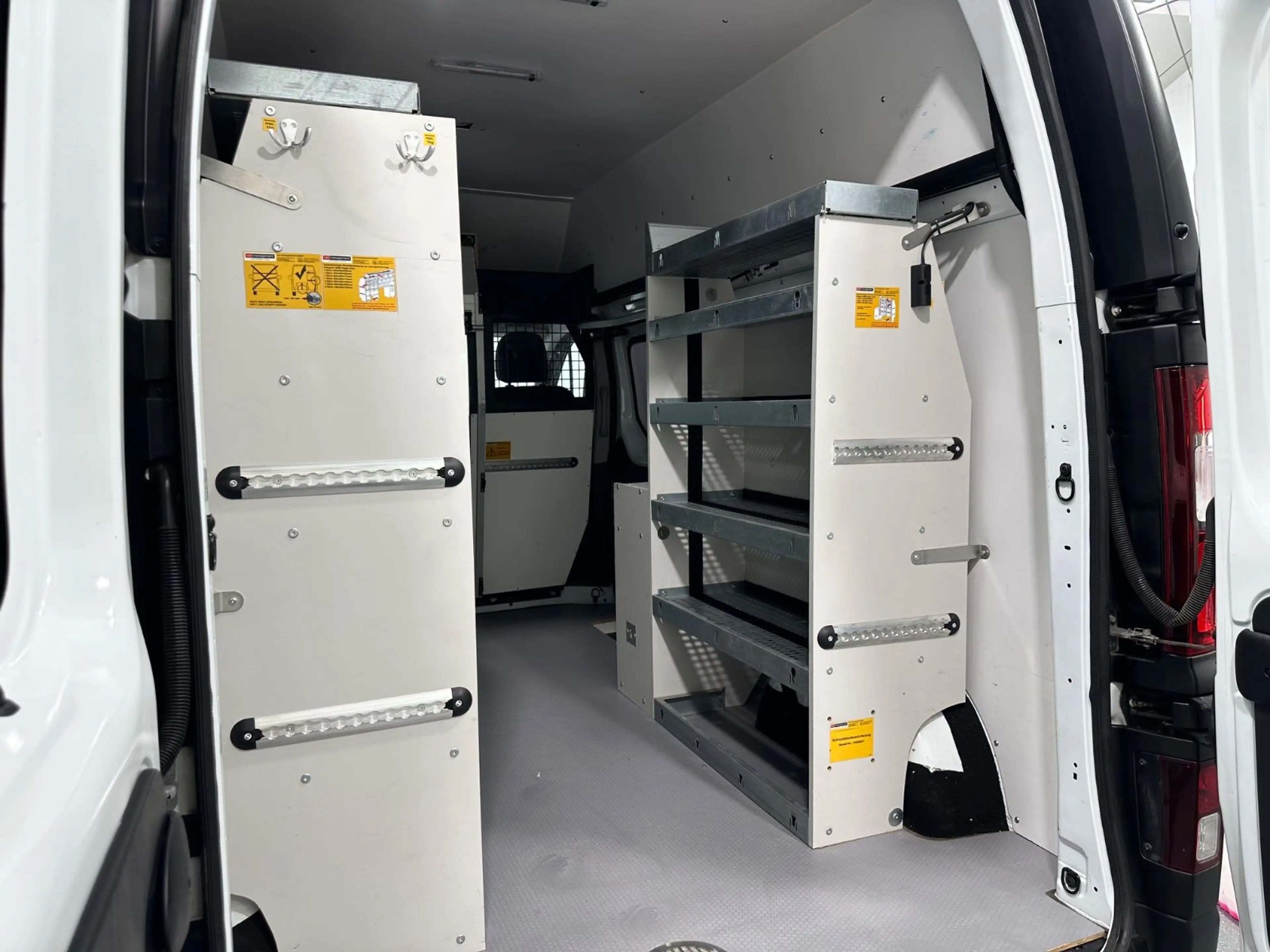 Renault Trafic L2H2 2,9t Komfort/2XST-HEIZUNG/KLIMA/NAVI — photo 19