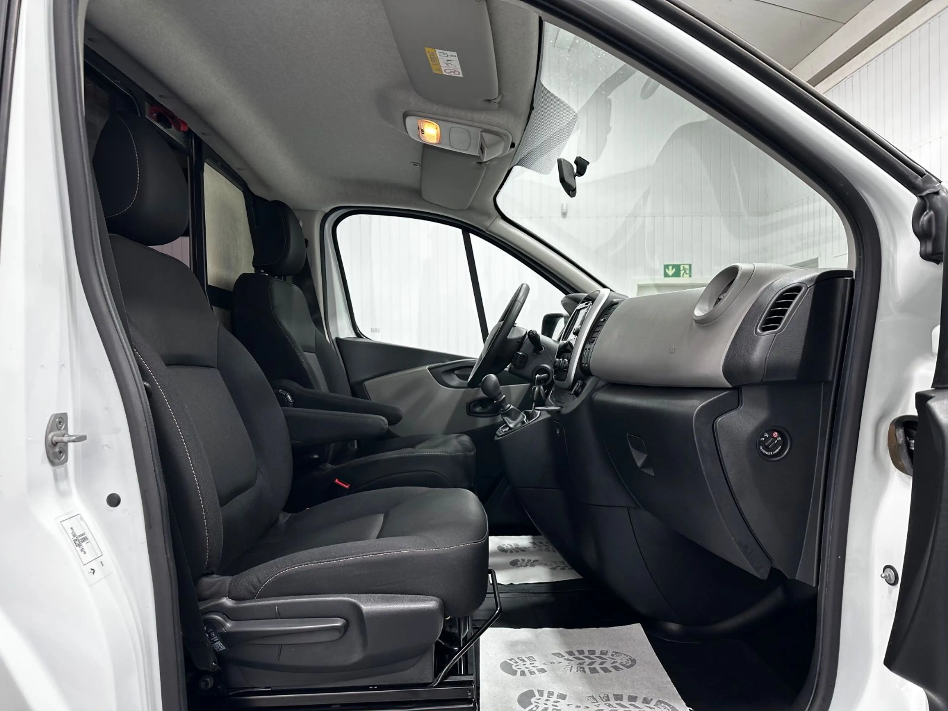 Renault Trafic L2H2 2,9t Komfort/2XST-HEIZUNG/KLIMA/NAVI — photo 11