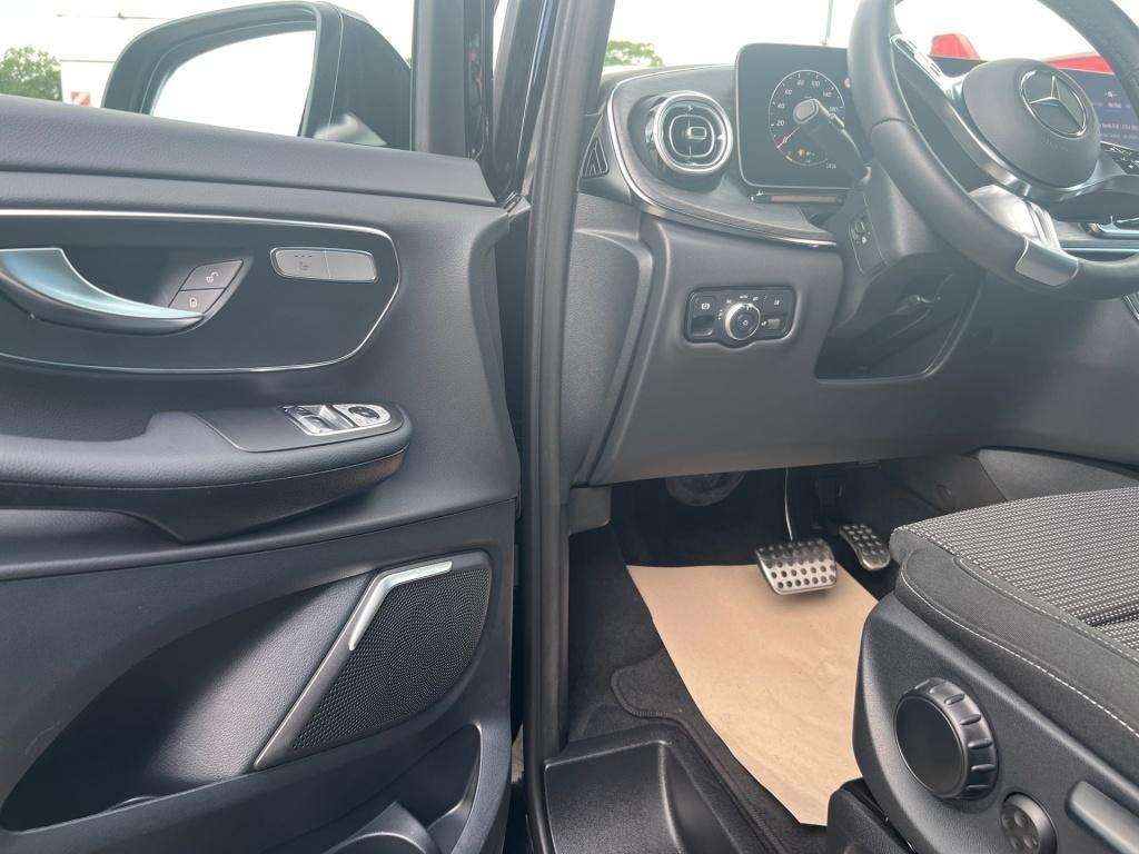 Mercedes-Benz V 250