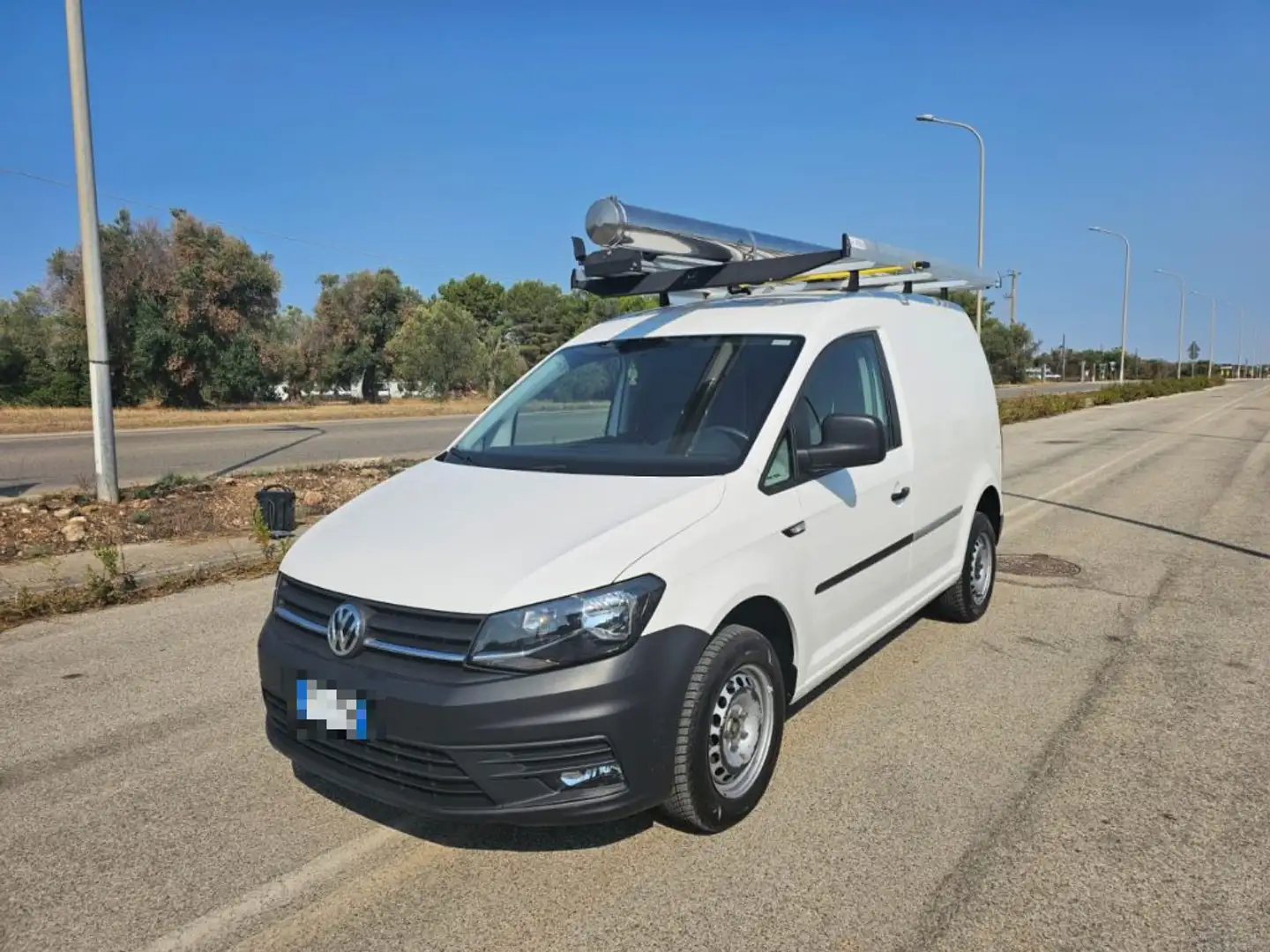 Volkswagen Caddy 2.0 TDI 122 CV 4Motion Furgone Bianco - 2