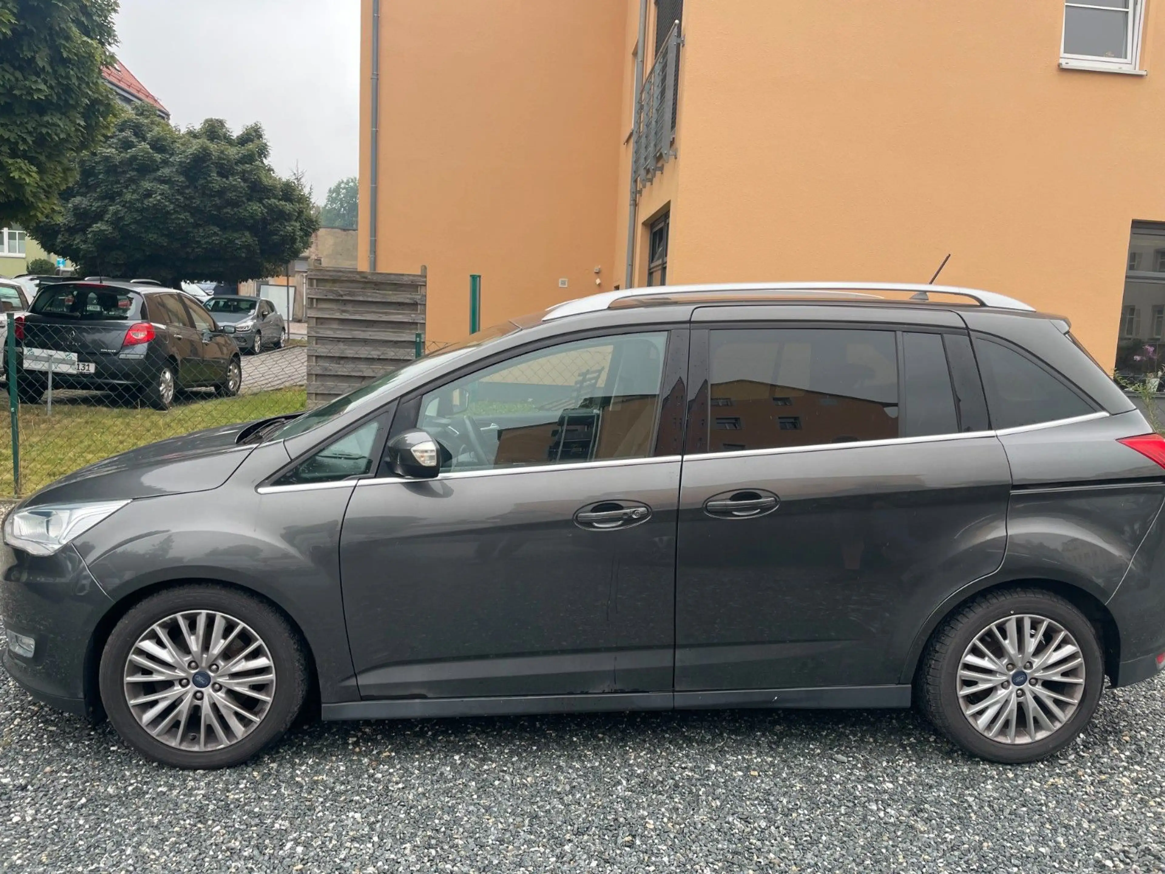 Ford Grand C-Max 1,0 EcoBoost 92kW Business Edition — photo 4