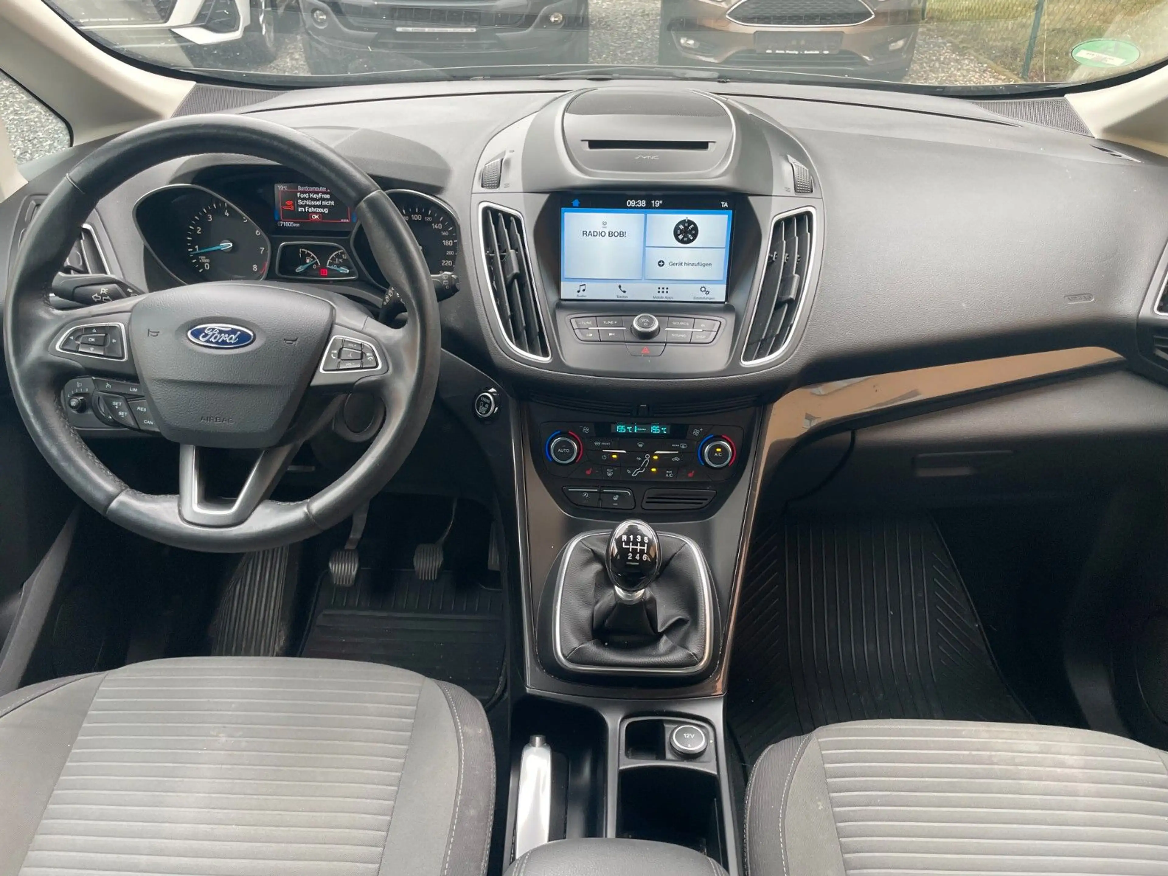 Ford Grand C-Max 1,0 EcoBoost 92kW Business Edition — photo 9