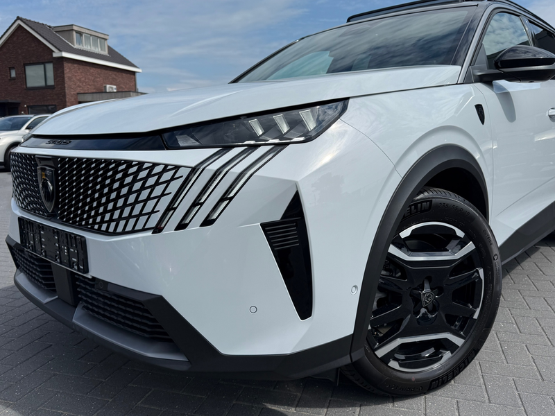 Peugeot 5008 1.6 Plug-in Hybrid 225 GT Exclusive 7P SCHUIFDAK A — photo 8