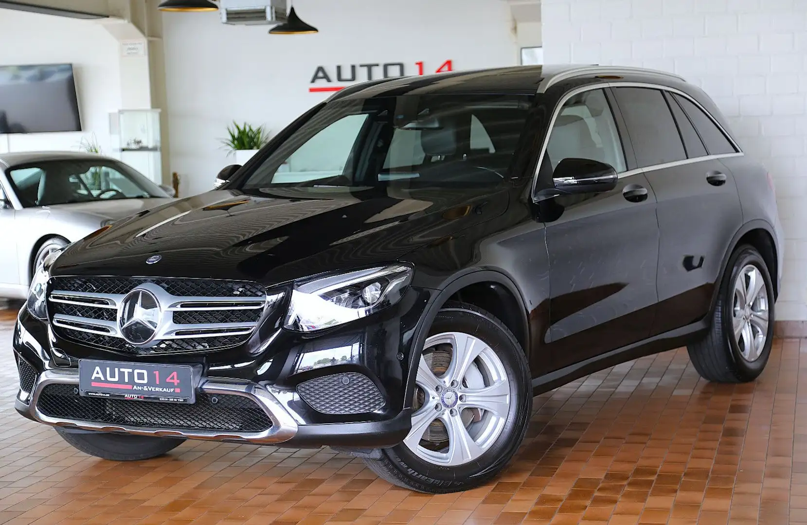 Mercedes-Benz GLC 250 4M Exclusive Panorama LED AHK ACC 1.Hand Nero - 1