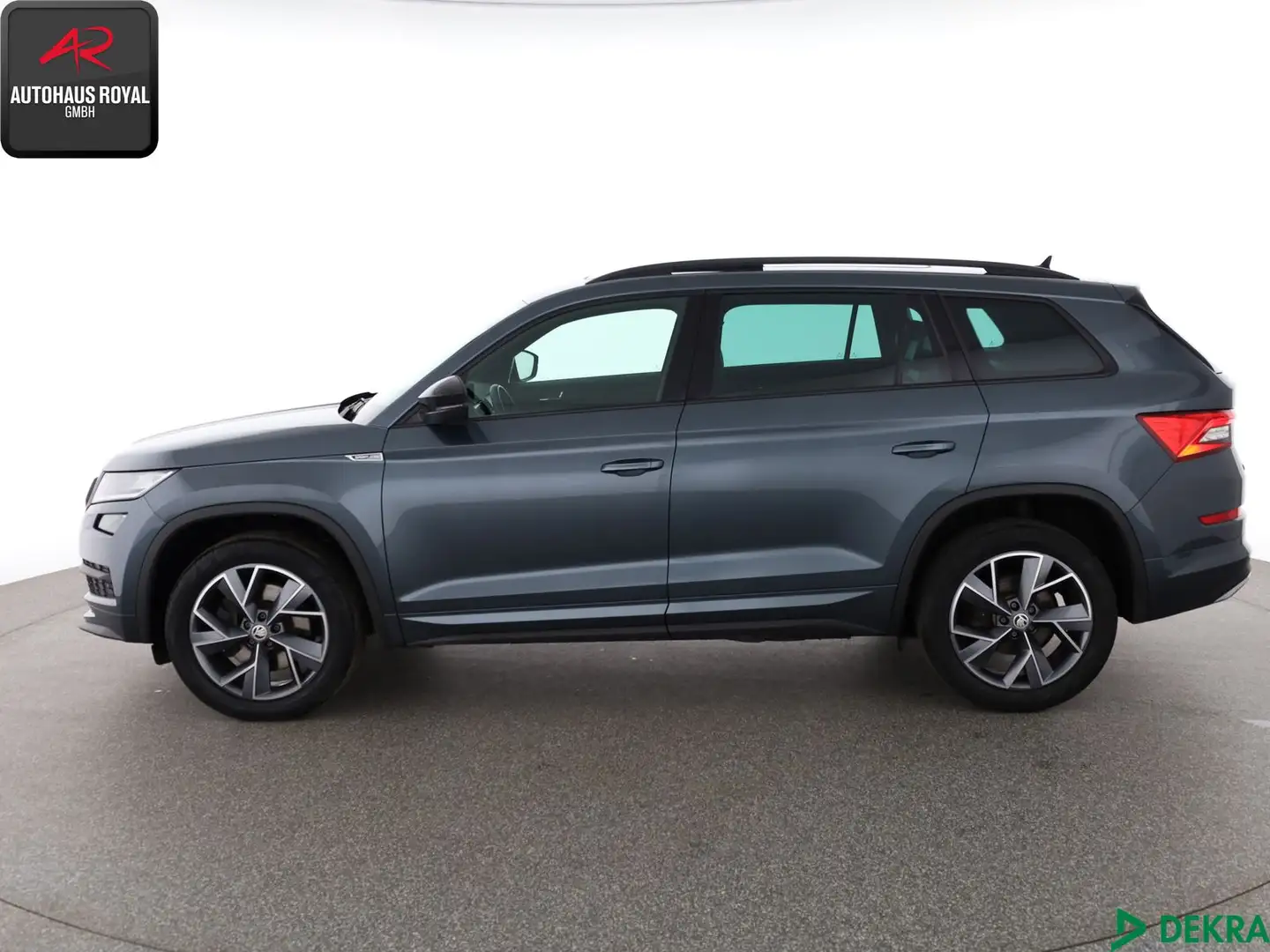 Skoda Kodiaq Kodiaq 2.0 TDI 4x4 SPORTLINE 360GRAD,KEYLESS,ACC Šedá - 2