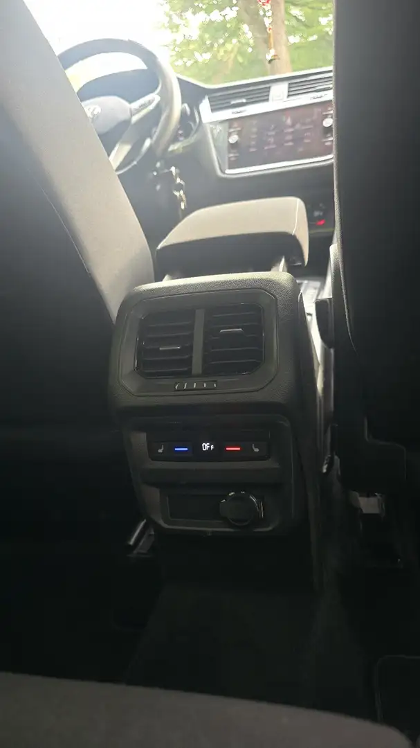 Volkswagen Tiguan Active Grau - 2