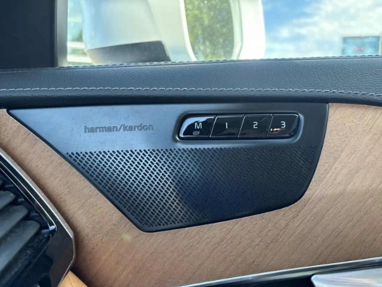 Volvo XC90 Inscription Edition T8 22''LM Luftf. 7-Sitzer AHK, миниатюра 22